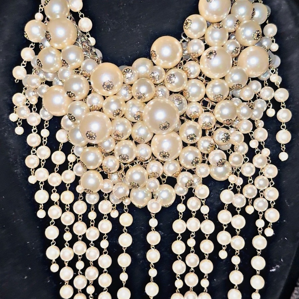 Elegant Pearl Statement Necklace with matching earrings
